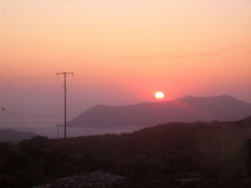 Zorbas Hotel Santorini Pýrgos Buitenkant foto